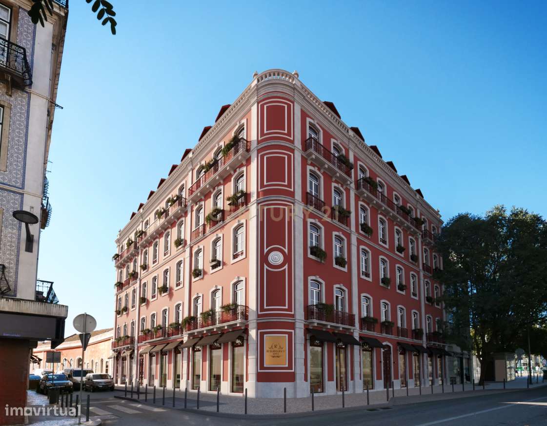 Sofisticado T2 com varanda e amplas áreas interiores.-1