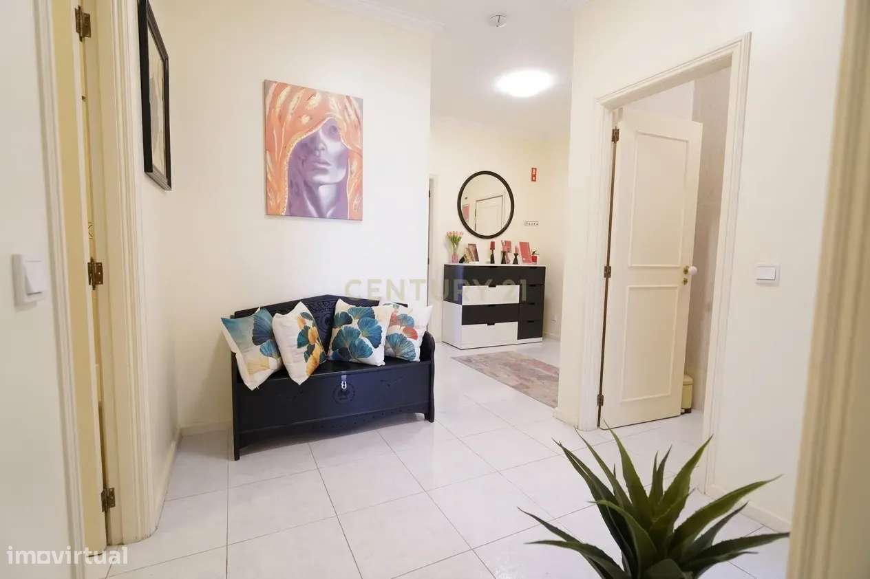 Maravilhoso Apartamento T2+1 com Terraço Privativo e Lugar de Garagem-11