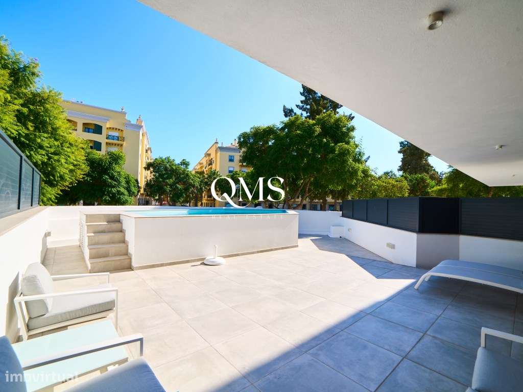 Espaçoso Apartamento T2 Mobilado com Garagem & Piscina no Coração d... - Grande imagem: 3/19