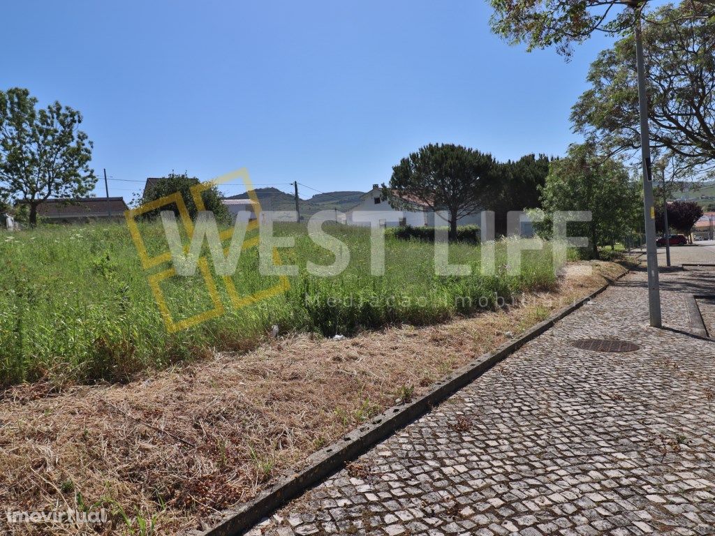 Terreno em Torres Vedras - Terreno Urbano de 608m2 para C...