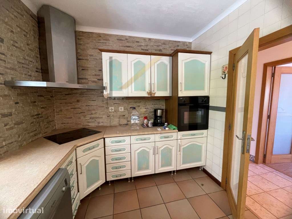 Moradia T4 com piscina e jardim, na Aldeia Grande, Setúbal-31
