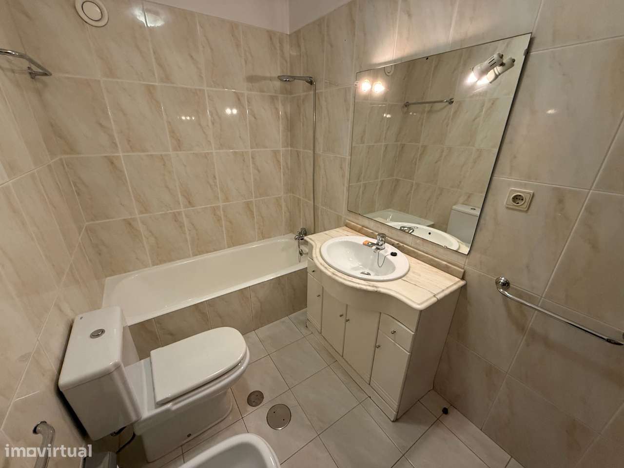 Apartamento T2 com lugar de garagem no Porto - Ramalde-15