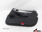 Forra da Porta Direito/Frente Seminovo/ Original MERCEDES-BENZ C-CLASS (W205)/ME... - 2