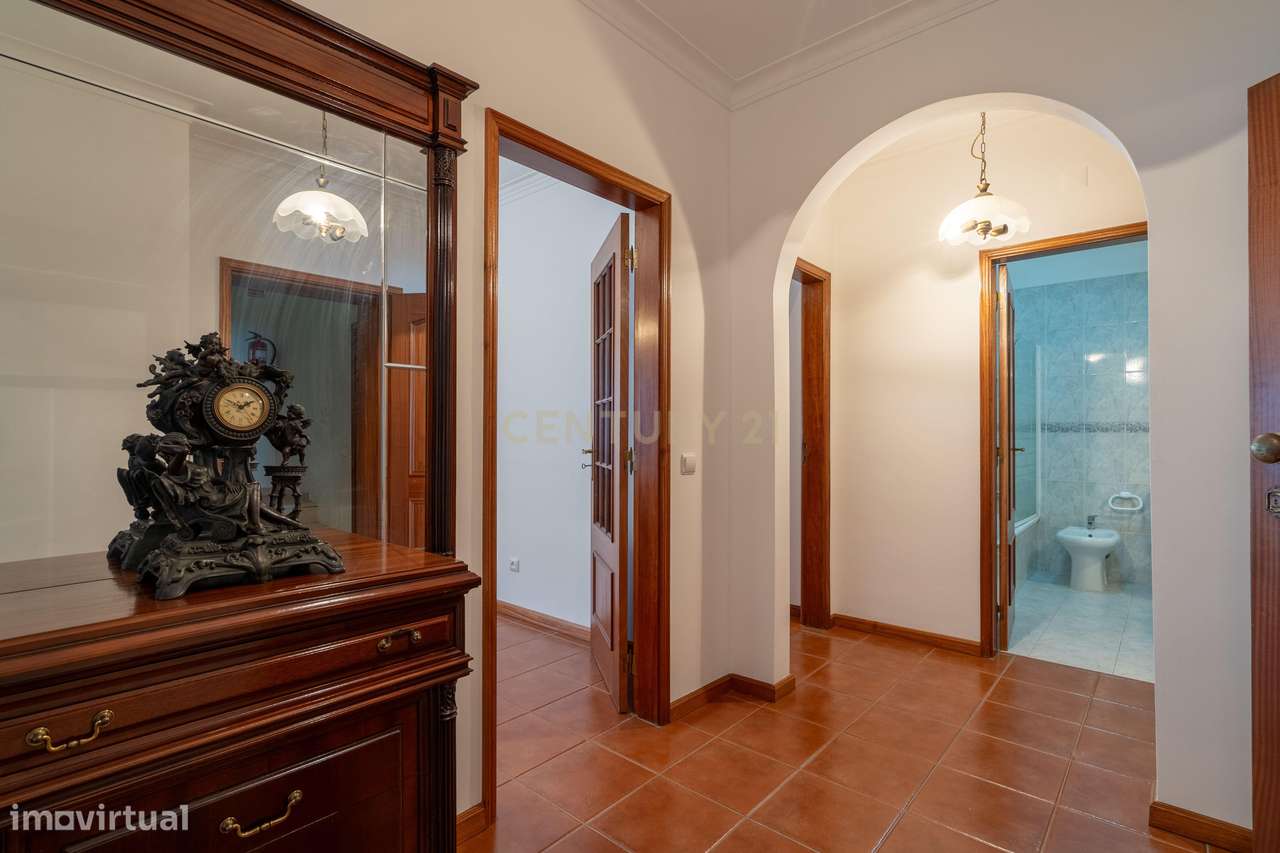 Moderno T1 em Lousã, quase novo e pronto a habitar-4