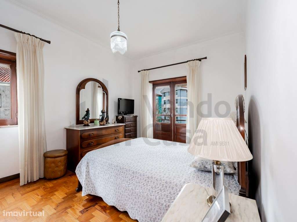 Vende-se T6+1 Braga À Av. Liberdade-29