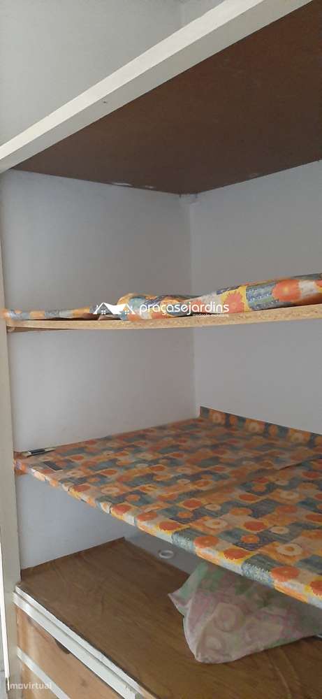 Prédio com 3 Apartamentos-31