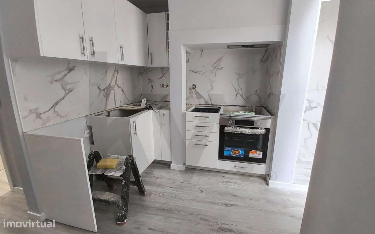 T2 Totalmente Remodelado no Dafundo | Vista Rio e Excelentes Acessibil - Grande imagem: 2/19