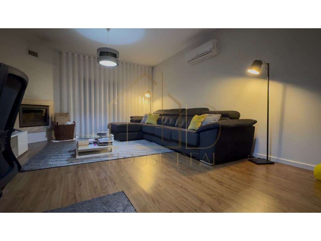 ESPAÇOSA Moradia Geminada T3 com Garagem. Quinta do Conde - Grande imagem: 4/28