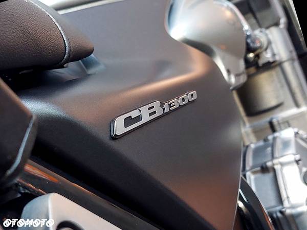 Honda CB - 8