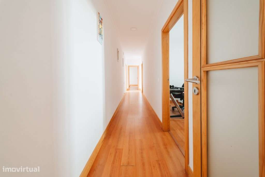 Moradia T7 isolada, com 5 suítes e vistas deslumbrantes-15