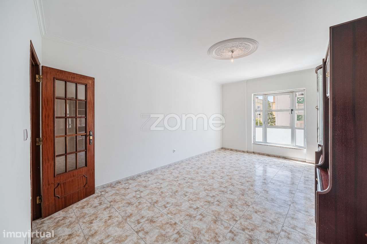 Apartamento T2 na Tapada das Mercês-13