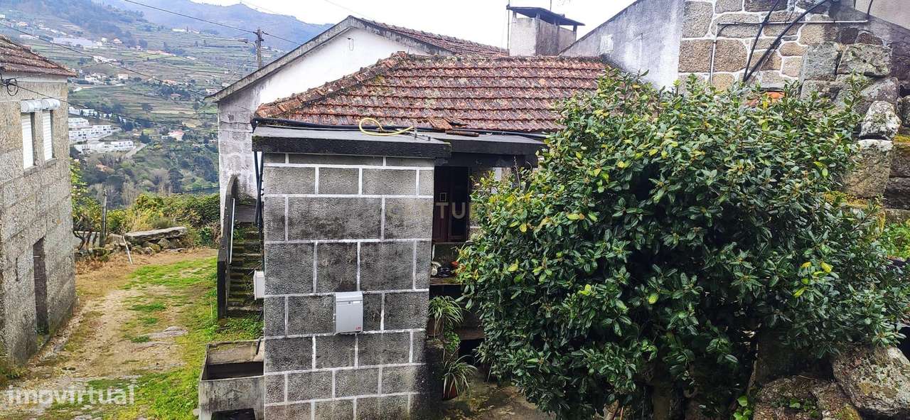 Moradia  com dois quartos, em pedra para restauro, perto do rio Douro, - Grande imagem: 2/14