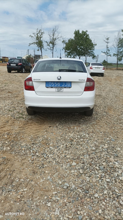 Skoda RAPID 1.6 TDI (Green tec) Active - 4