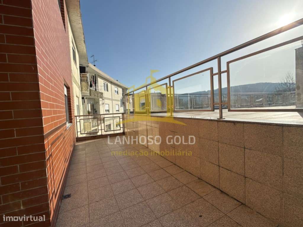 Apartamento T3+1 | Nossa Senhora do Amparo, Póvoa de Lanhoso-11