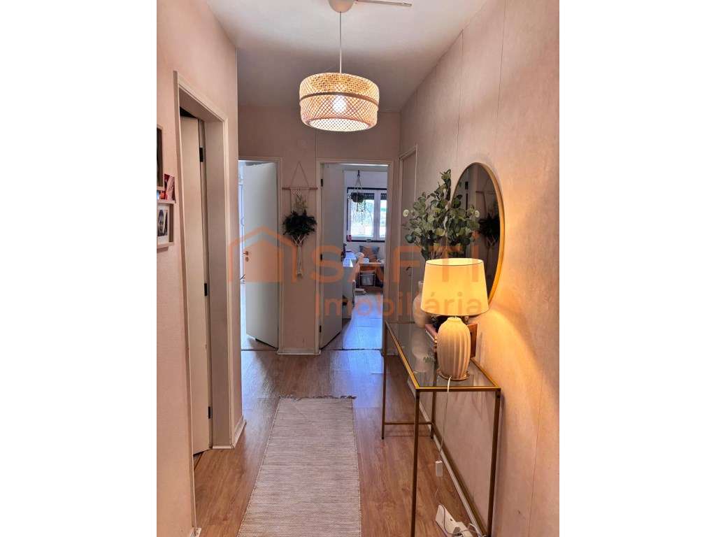 Moradia T5 com Piscina + Garagem para 3 Carros Oportunidade Imperdível-6