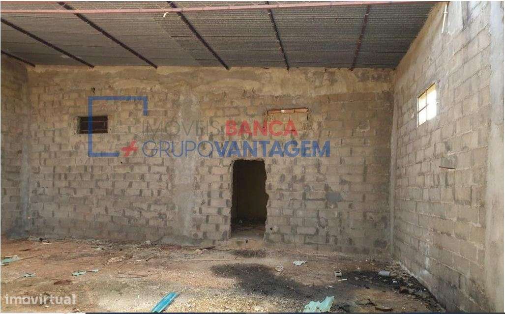 Armazém industrial em lote de terreno urbano com 6.939m², localizad... - Grande imagem: 3/5