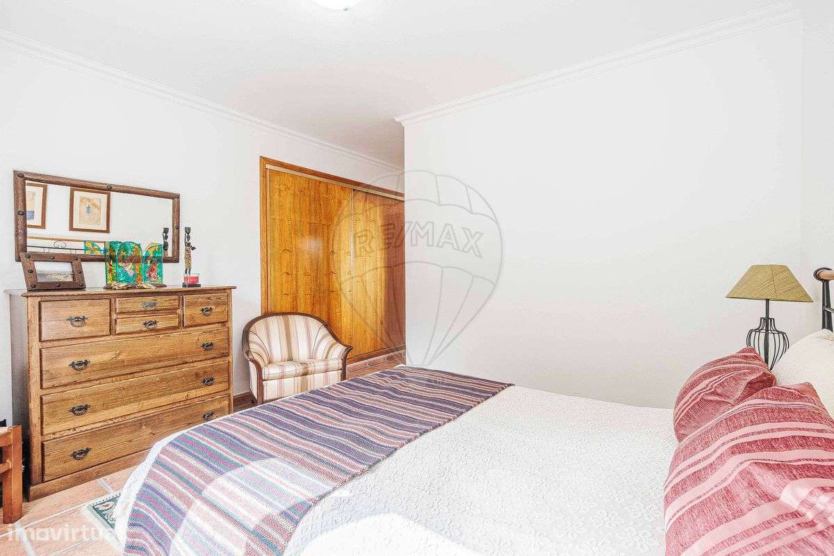 Moradia T4 para venda-8