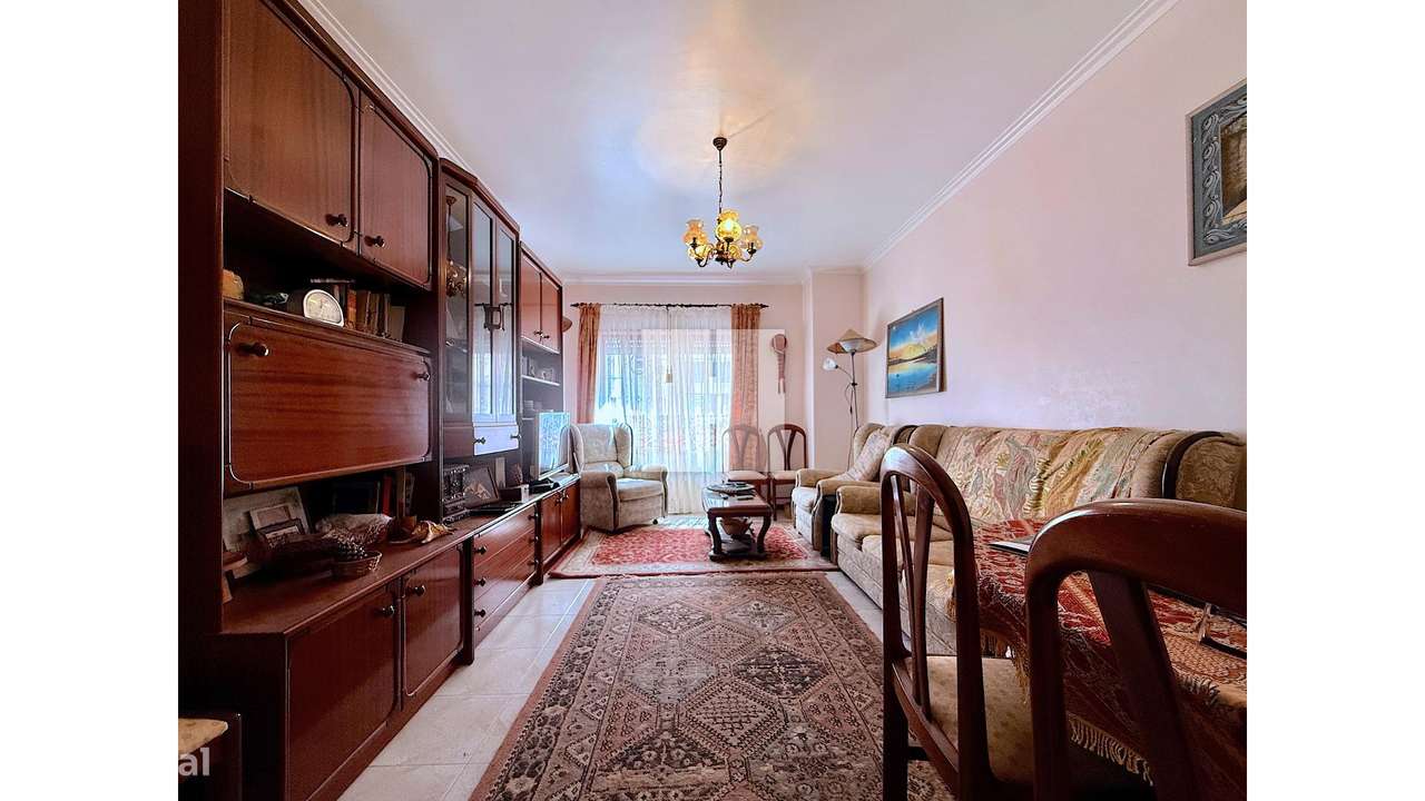Apartamento T2 c/ Arrumo-11