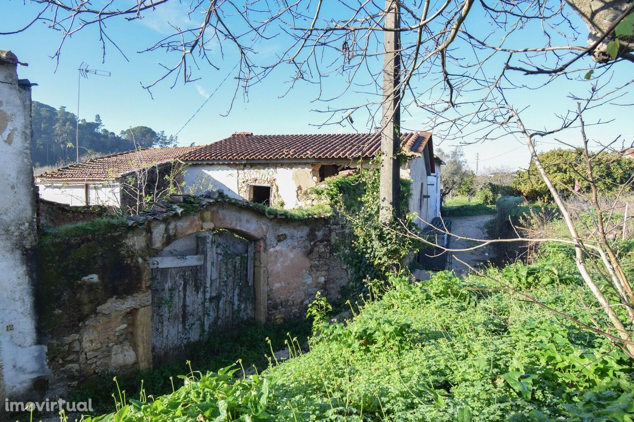 Moradia para reconstruir - Vila Nova de Cernache