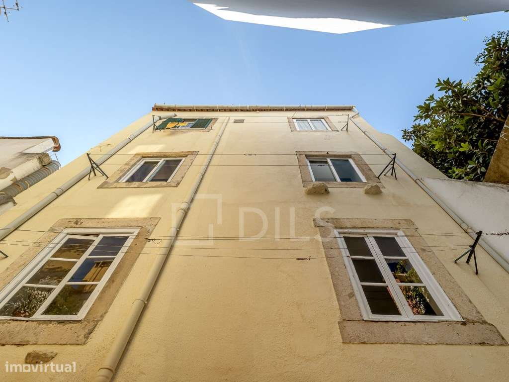 Prédio para reabilitação junto à Bica, Lisboa-9