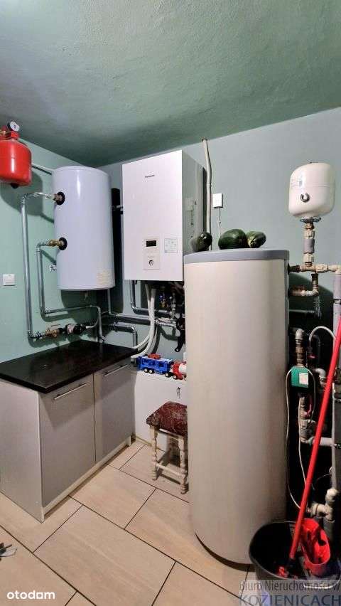 Nowoczesny dom z pięknym ogrodem.-13