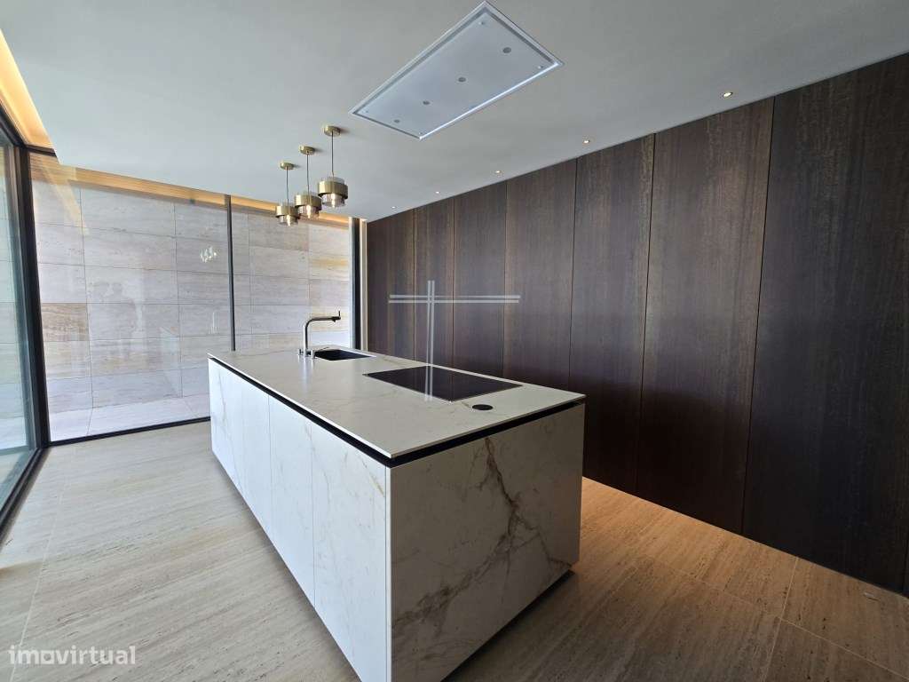 Moradia isolada T5, arquitetura contemporânea com piscina - Verdizela-26