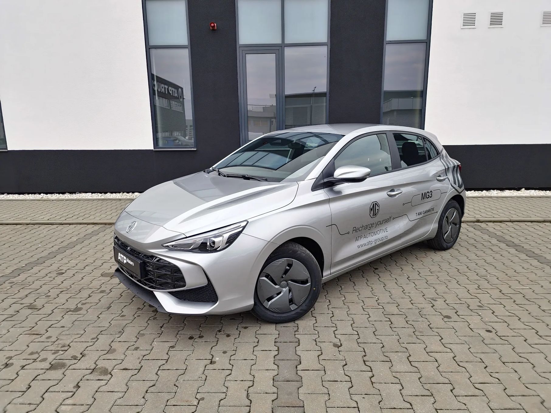 MG3 ICE 5 usi Explore 1.5L MT Silver