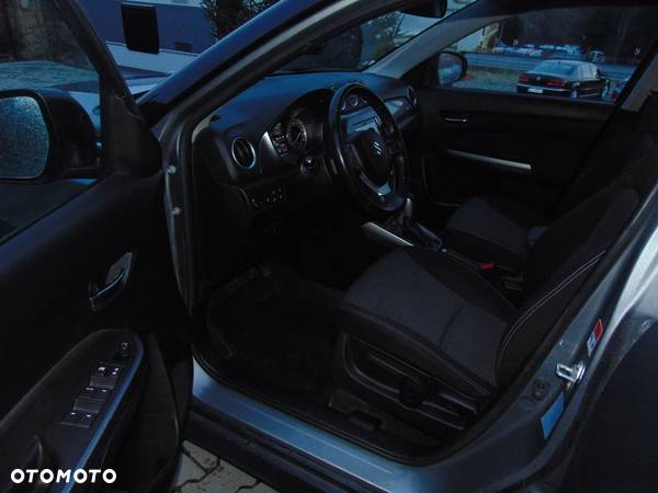 Suzuki Vitara 1.0 Boosterjet Premium 4WD - 8