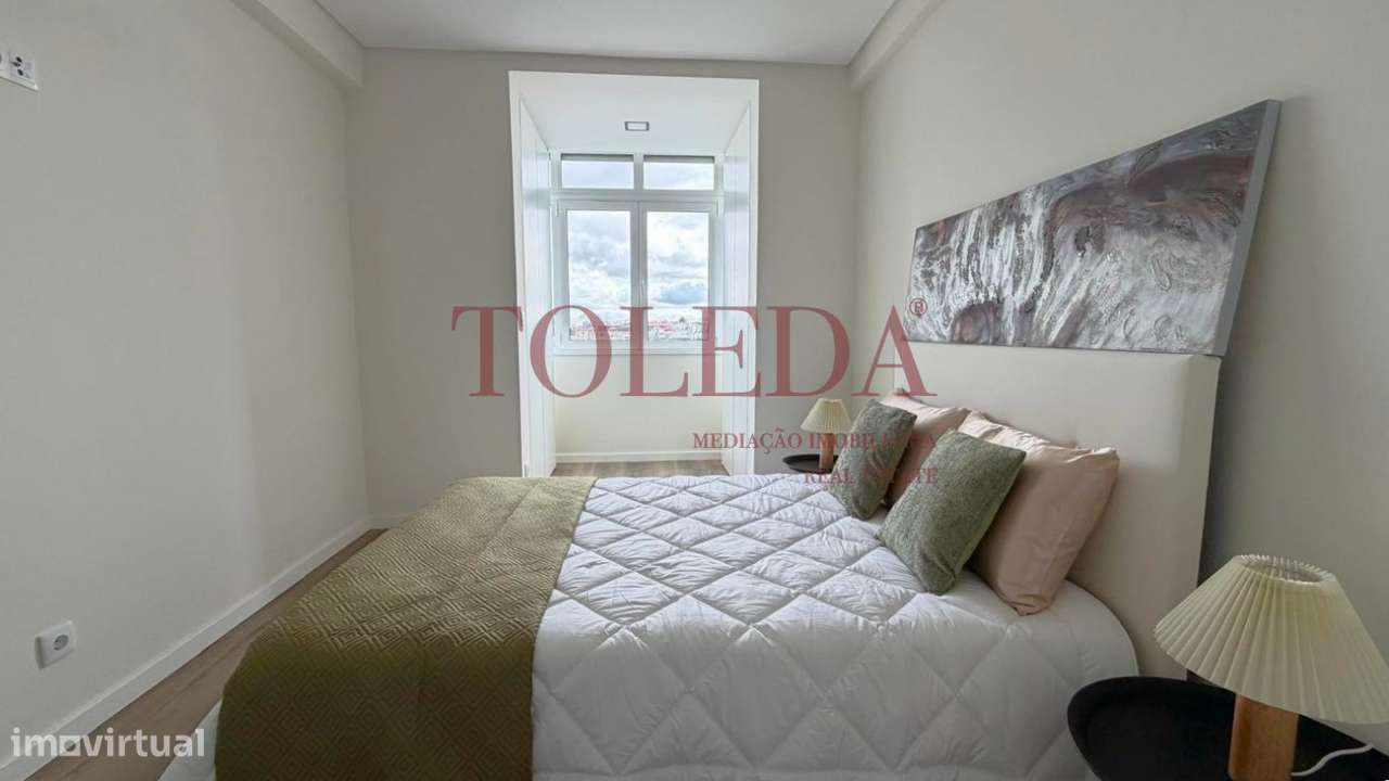 Apartamento T3 Remodelado em Benfica com terraço-20
