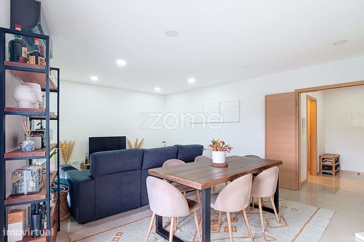 Apartamento T2 Seminovo - Elegância e Conforto - Grande imagem: 2/32