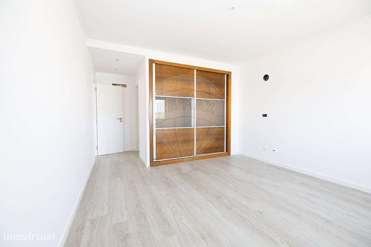 Moradia T4 para venda-9