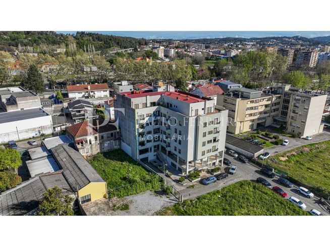 Apartamento T6 no centro de Famalicão-6