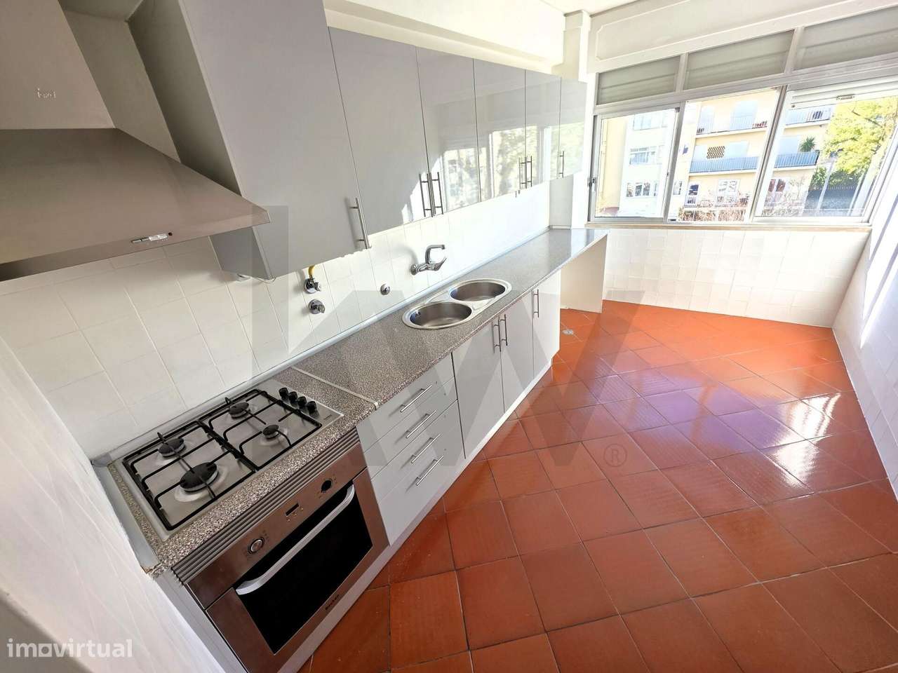 Estoril – Alapraia | Apartamento T2 Luminoso com Garagem Próximo da Pr - Grande imagem: 4/19