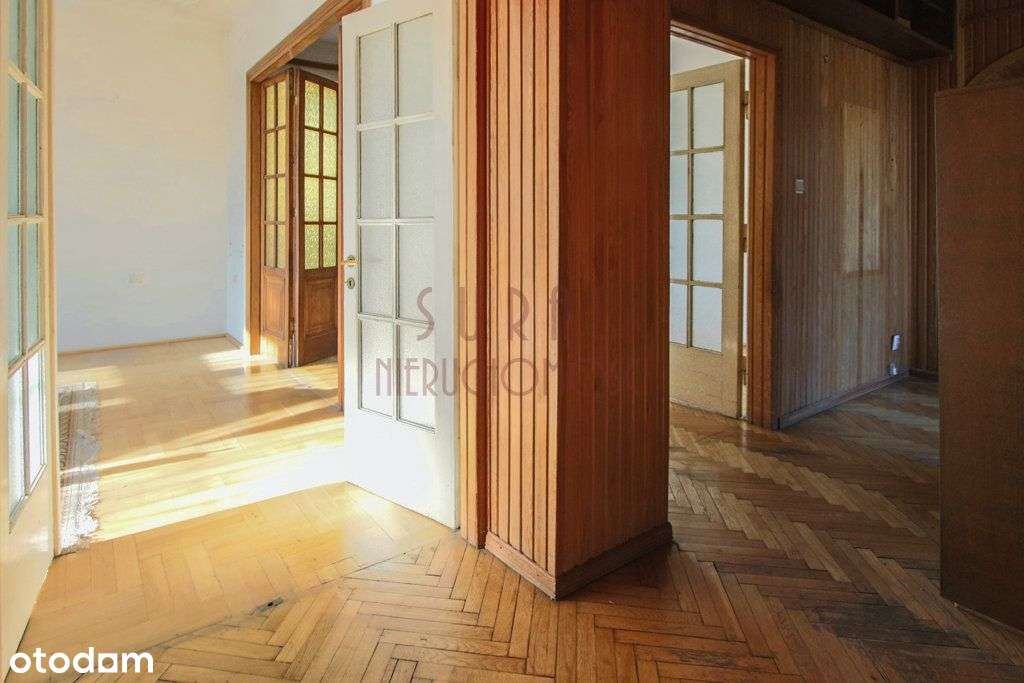 przy Placu Henkla/klimat/kamienica z lat 30.-1