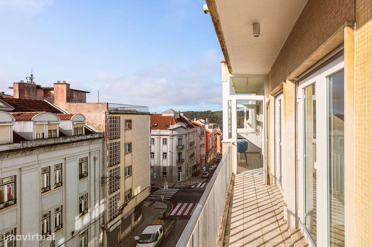 Apartamento t2 à venda na Rua Correia Teles, 84-6