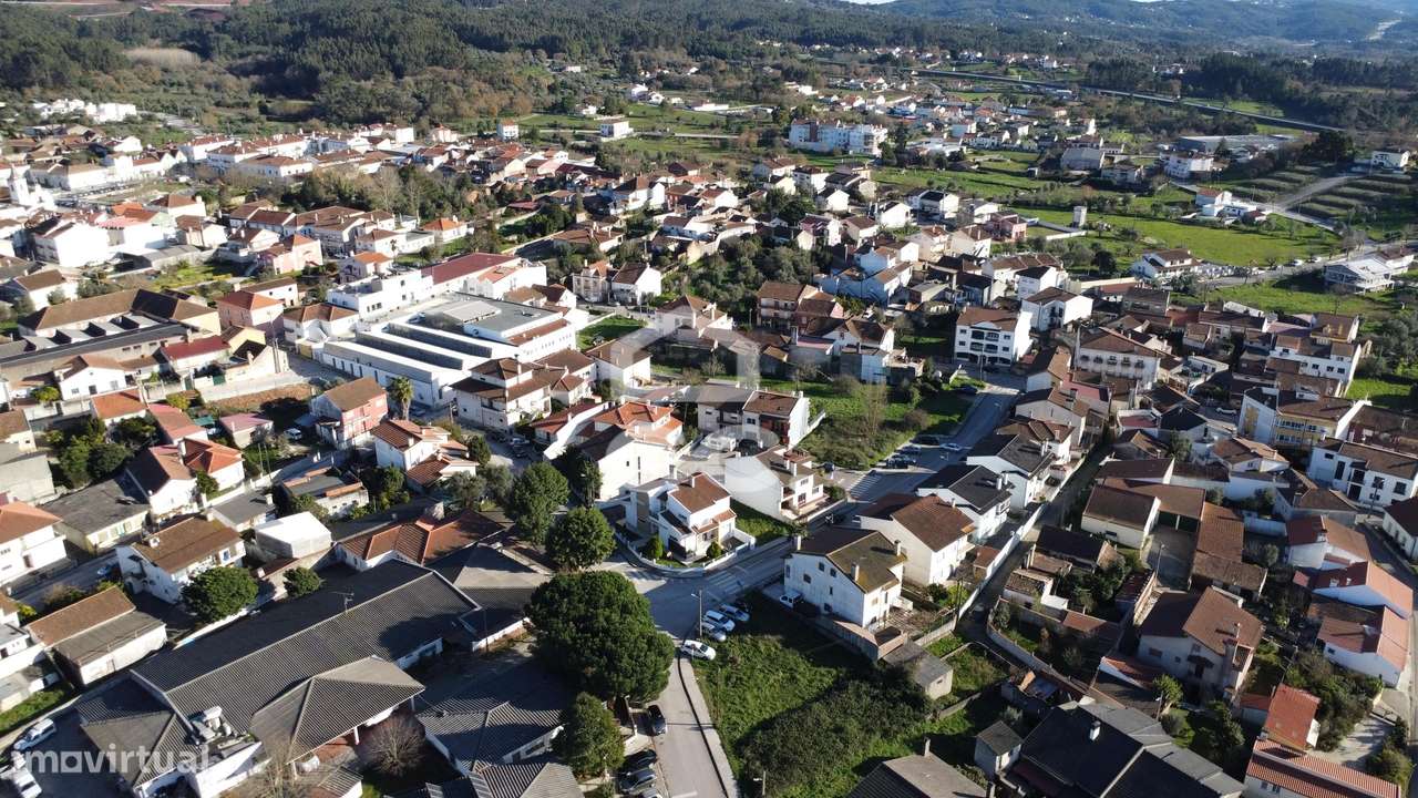 Apartamento T1+1 novo com estacionamento no centro da Vila do Avelar.-10