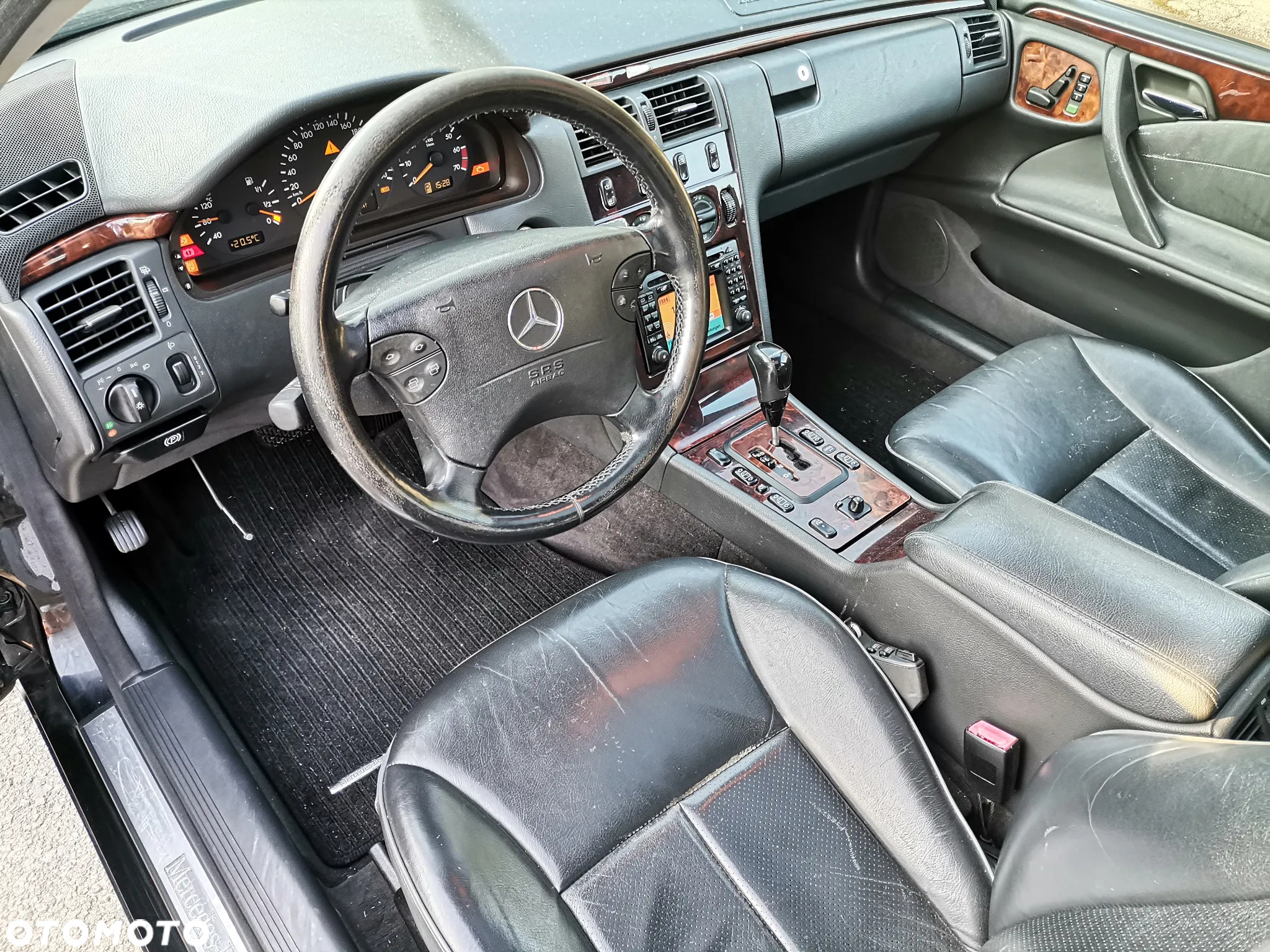 Mercedes-Benz Klasa E 320 T Elegance - 19