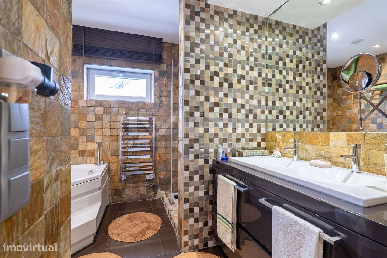 Moradia T3+1 - Exclusividade, Design e Conforto Superior-26