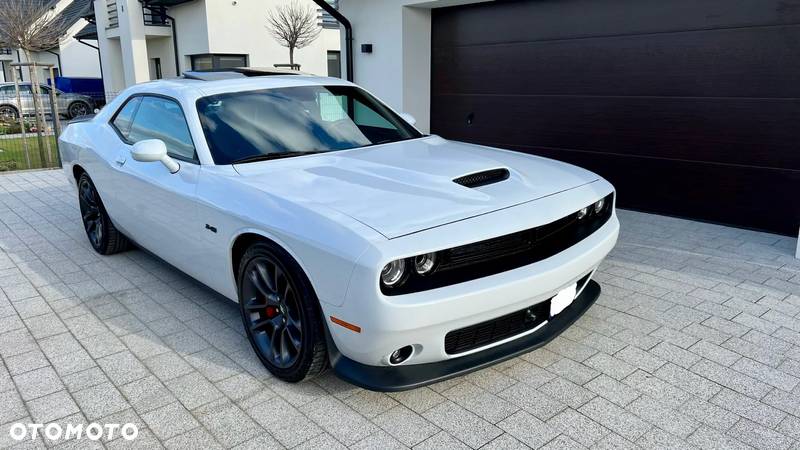 Dodge Challenger 5.7 R/T - 2