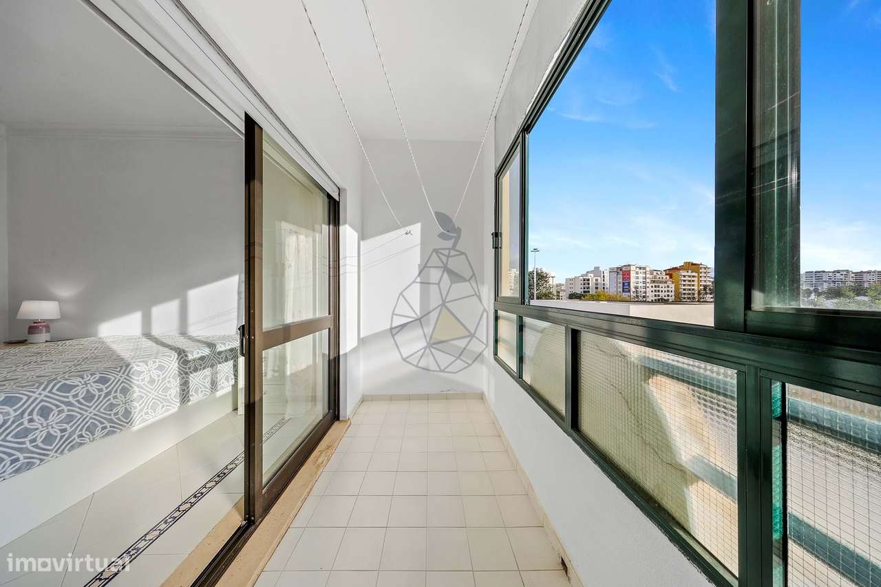 Apartamento T1 Luminoso com Áreas Generosas em Portimão - Grande imagem: 2/30