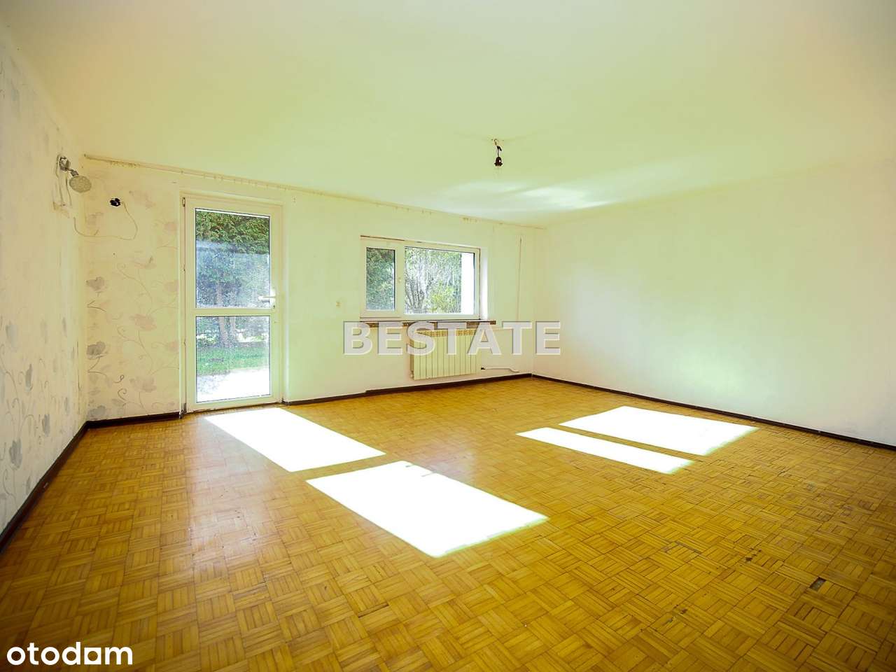 Dom w Radłowie z budynkiem gospodarczym-9