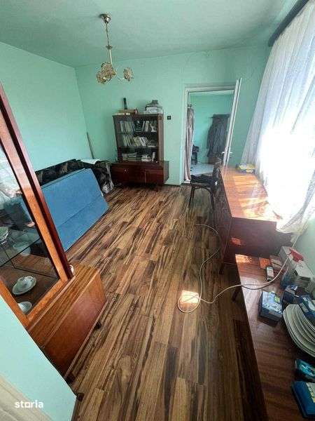 Casa de Locuit cu Teren si Curte Mare-6