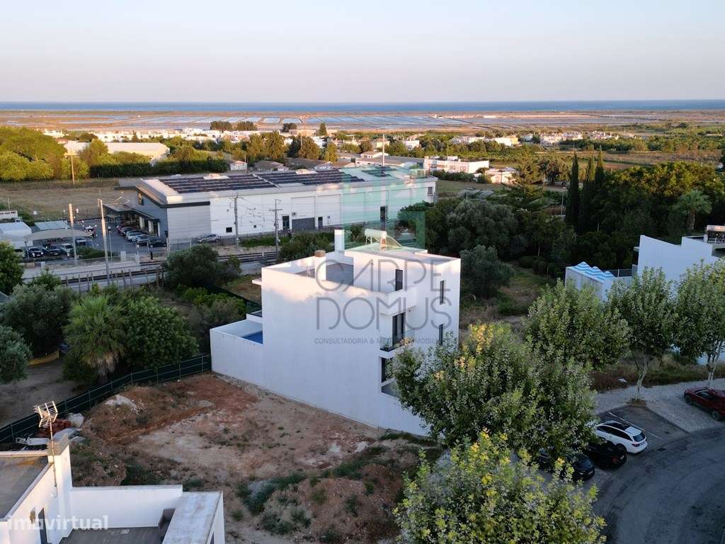 Lote com projeto aprovado, piscina e vistas de mar, centro de Tavir...-7