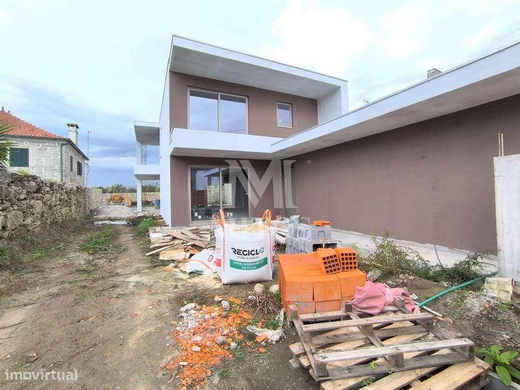 Moradia T3 com piscina para venda em Castelo de Neiva - Viana do Ca... - Grande imagem: 5/28