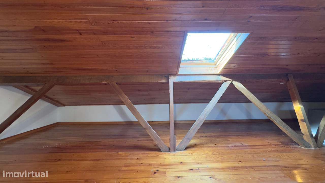 Moradia T6 - 220m2 - 3 pisos - 2 garagens - Barro - Pinheiro de Loures-43