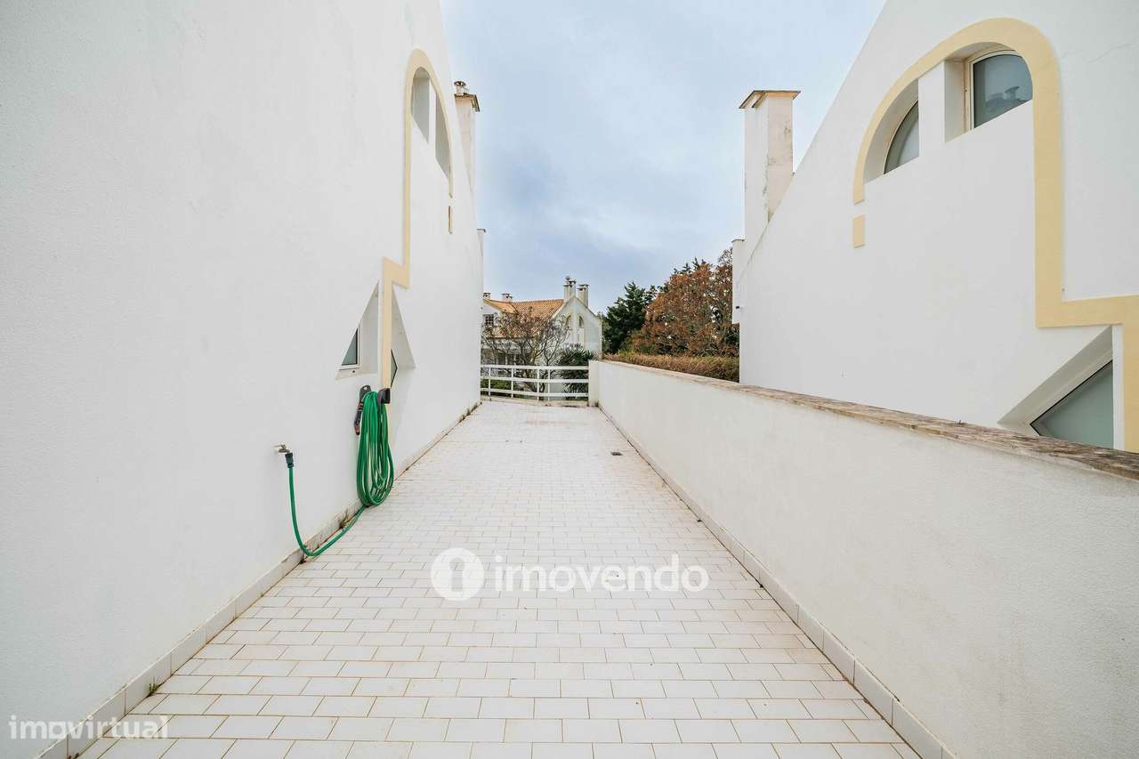 Moradia T5+2 com garagem, em condomínio com piscina, em Murches-59