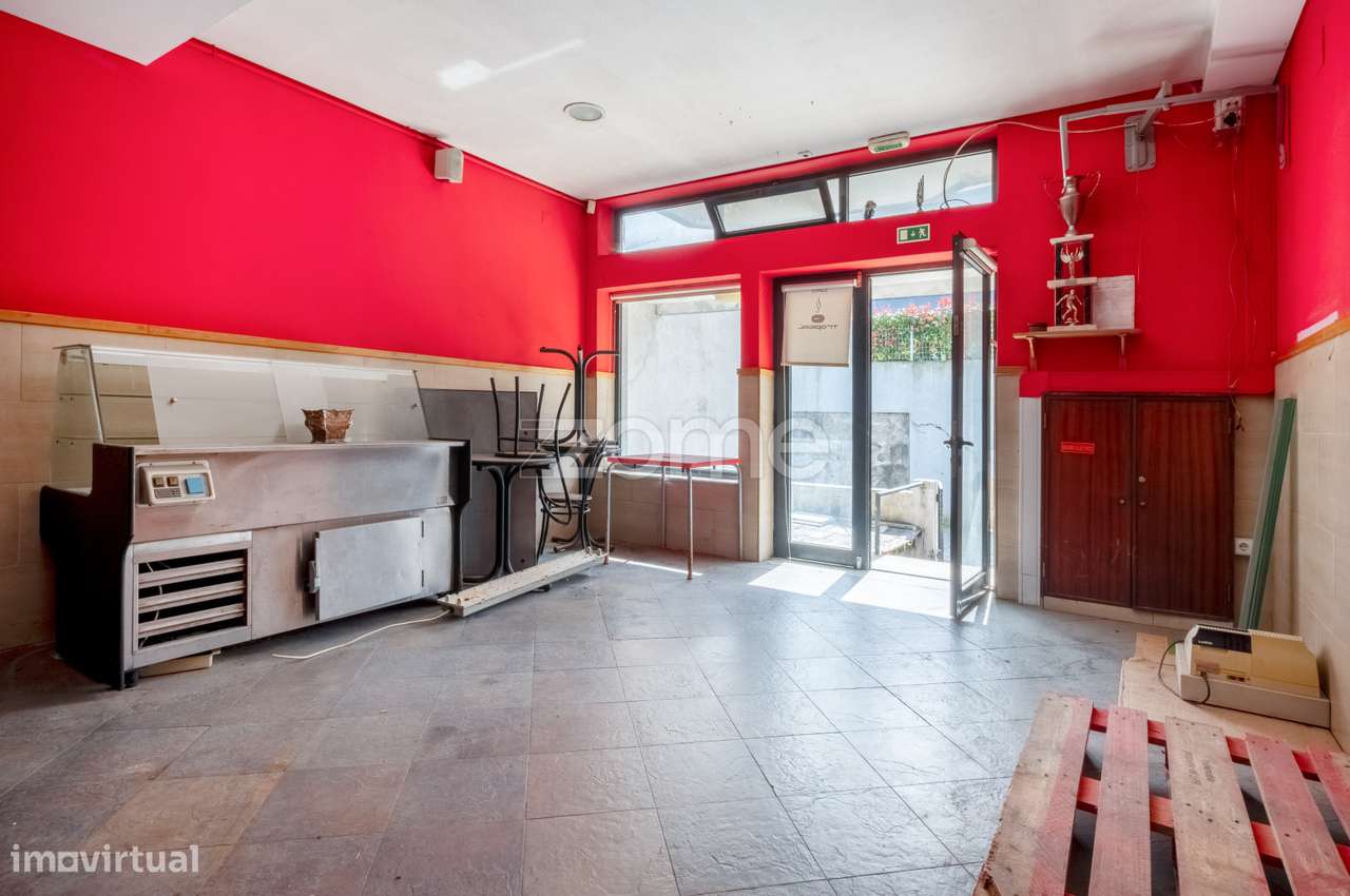 Loja de comércio e serviços para arrendamento - Pedrouços, Maia - Grande imagem: 2/16