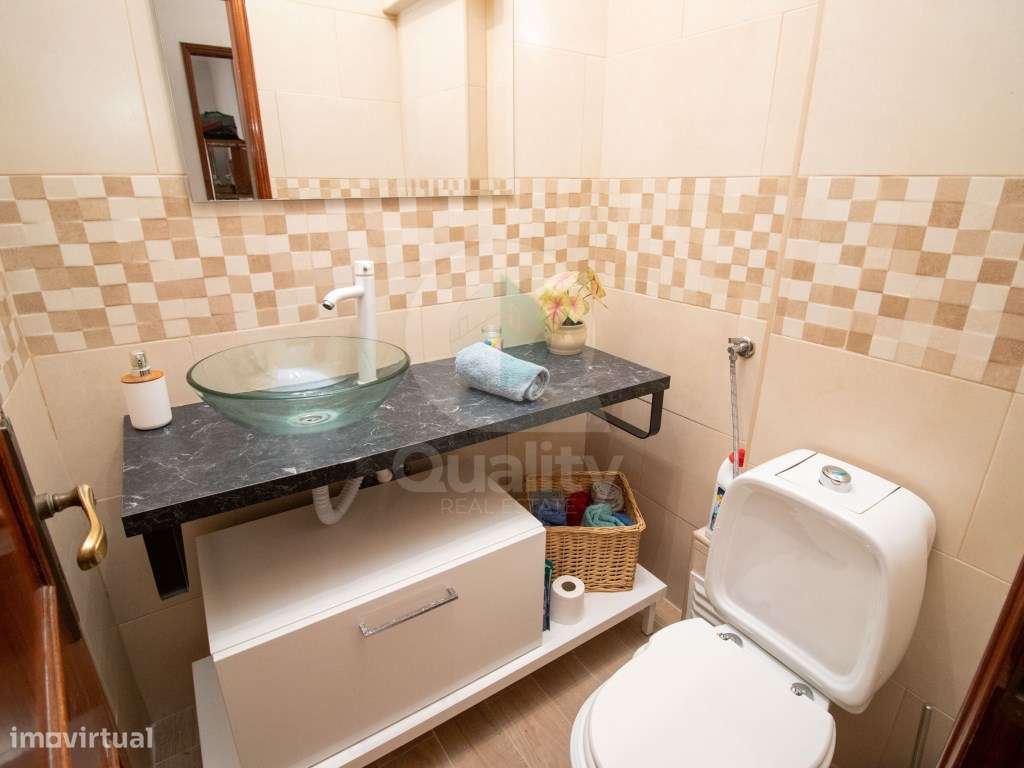 Apartamento T3 com Vista Rio em Excelente Localização-22