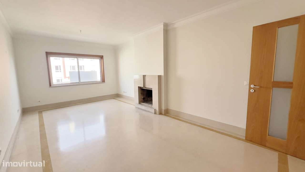 T2 com garagem, varanda e acessibilidade em Lisboa - Grande imagem: 2/14