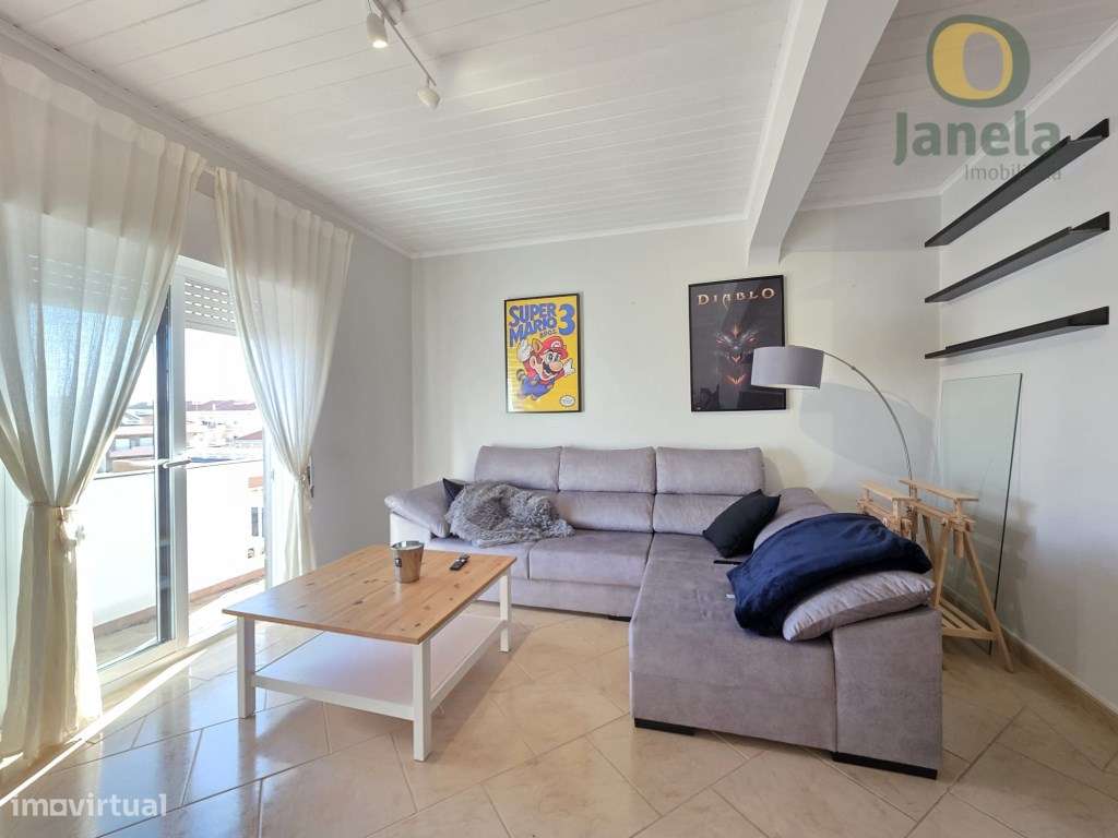 Excelente T3 todo REMODELADO, com varanda AMPLA e muito luminoso, C... - Grande imagem: 2/31